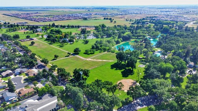 8951 Lansdowne Ct, Elk Grove, CA 95624