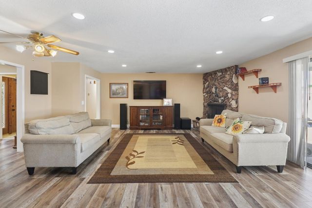 8951 Lansdowne Ct, Elk Grove, CA 95624