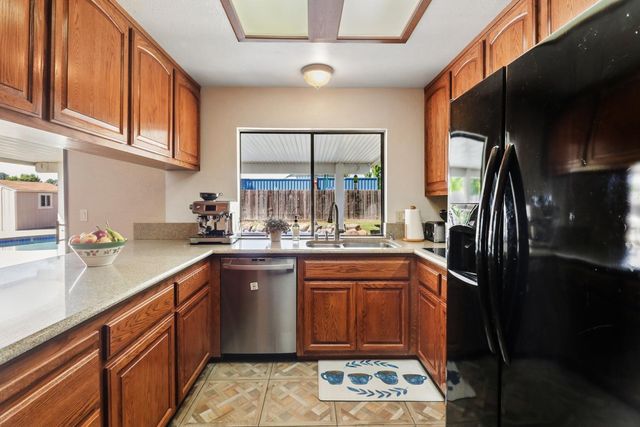 8951 Lansdowne Ct, Elk Grove, CA 95624