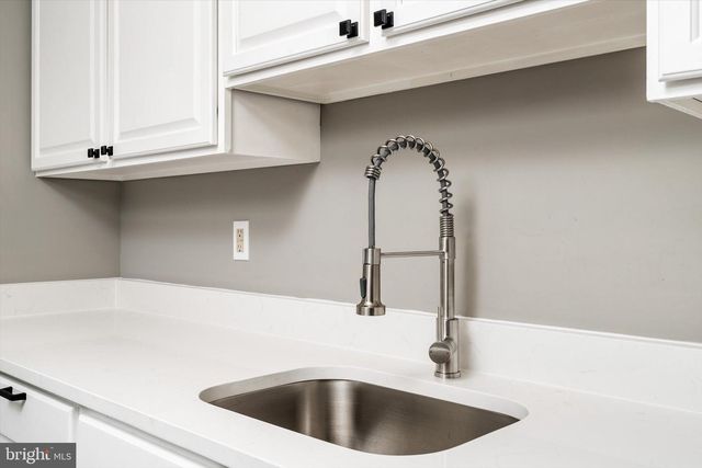 U7 AVON DR, East Windsor, NJ 08520