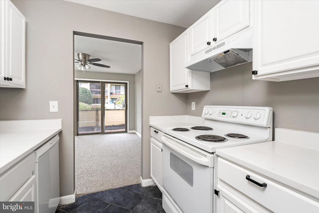 U7 AVON DR, East Windsor, NJ 08520