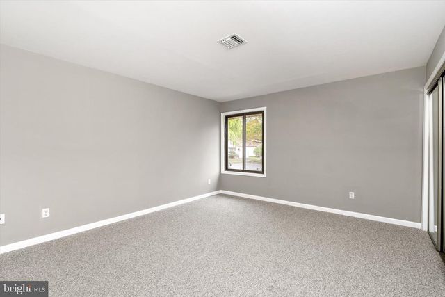 U7 AVON DR, East Windsor, NJ 08520