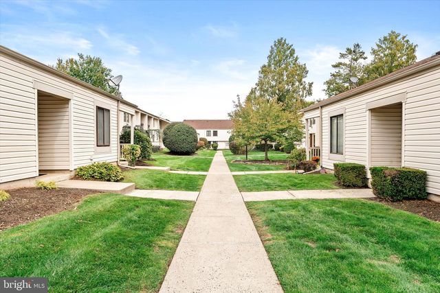 U7 AVON DR, East Windsor, NJ 08520