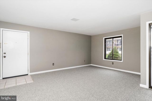 U7 AVON DR, East Windsor, NJ 08520