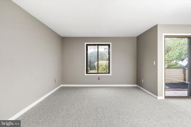 U7 AVON DR, East Windsor, NJ 08520