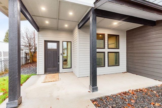 13521 W 12th Ave, Airway Heights, WA 99001