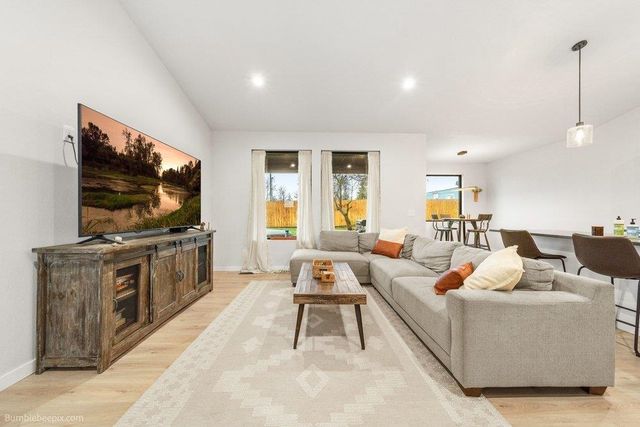 13521 W 12th Ave, Airway Heights, WA 99001