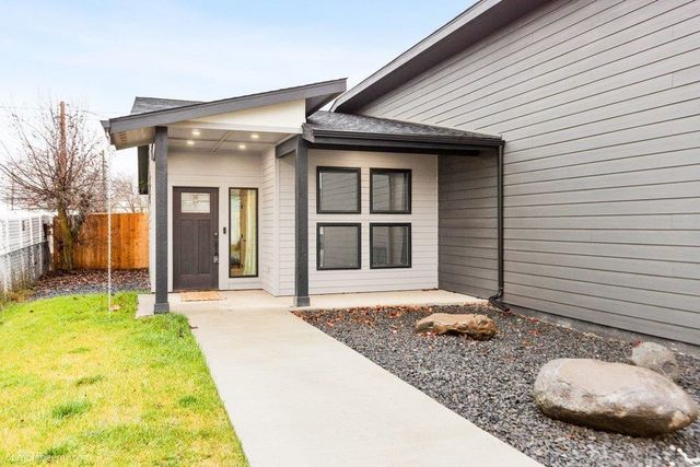 13521 W 12th Ave, Airway Heights, WA 99001