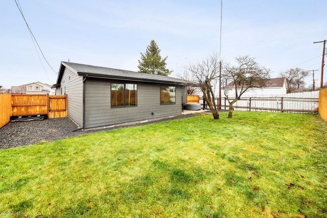 13521 W 12th Ave, Airway Heights, WA 99001