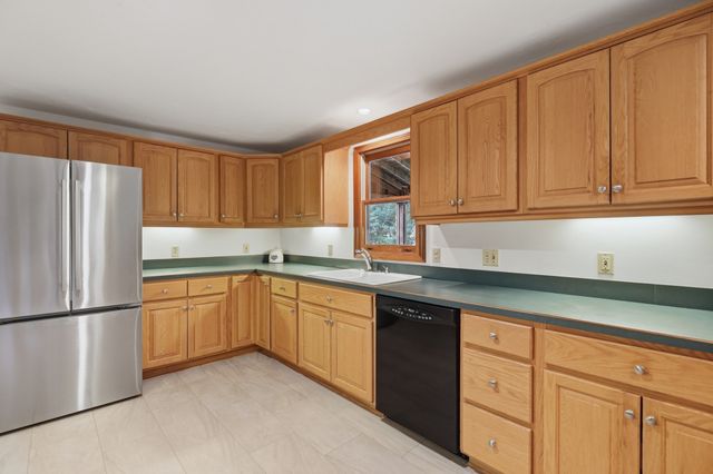 63 Jamestown Road, Leominster, MA 01453