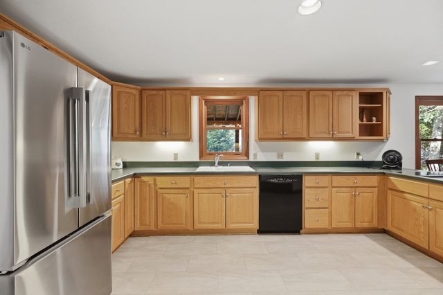 63 Jamestown Road, Leominster, MA 01453