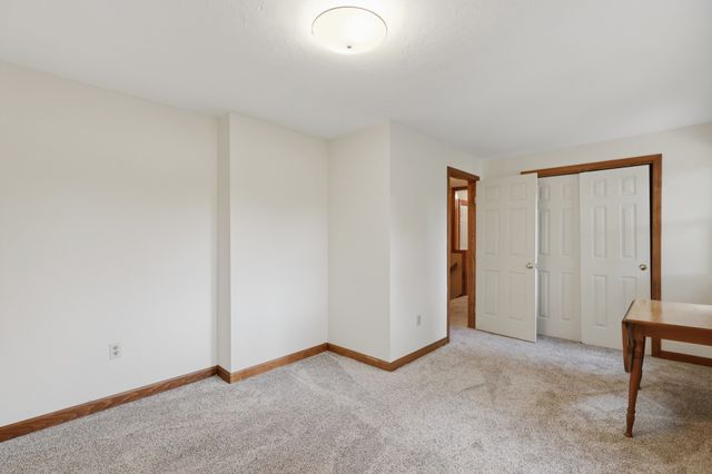 63 Jamestown Road, Leominster, MA 01453
