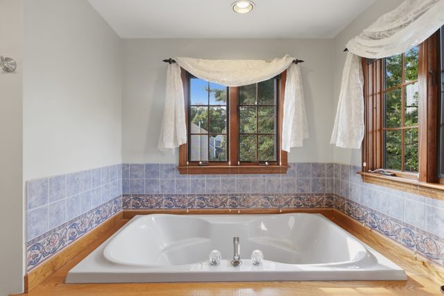 63 Jamestown Road, Leominster, MA 01453