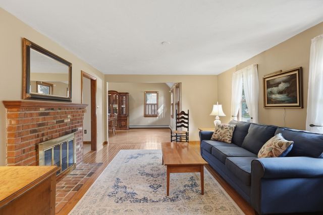 63 Jamestown Road, Leominster, MA 01453