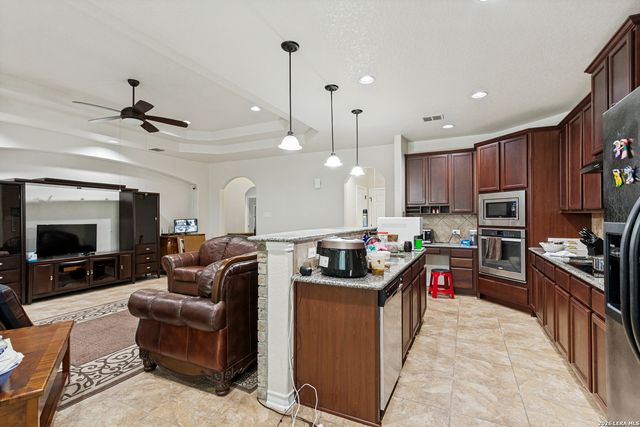 6207 Lowrie, San Antonio, TX 78239
