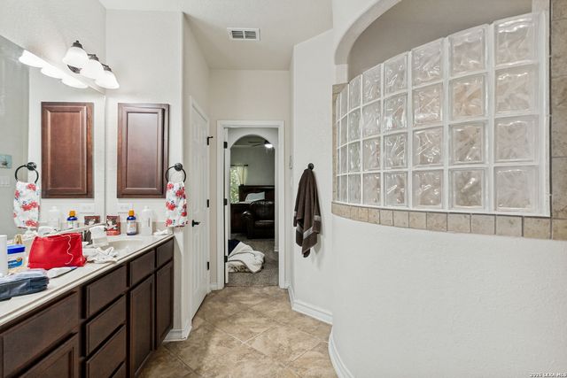 6207 Lowrie, San Antonio, TX 78239