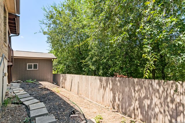 6207 Lowrie, San Antonio, TX 78239