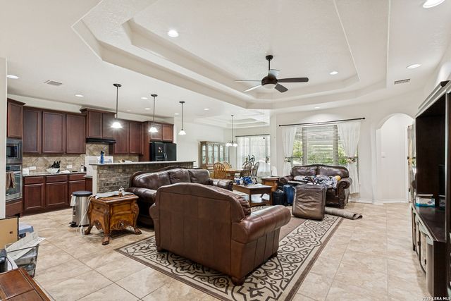6207 Lowrie, San Antonio, TX 78239