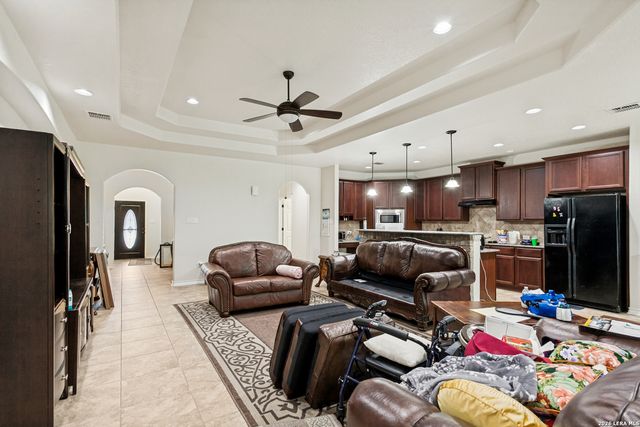 6207 Lowrie, San Antonio, TX 78239