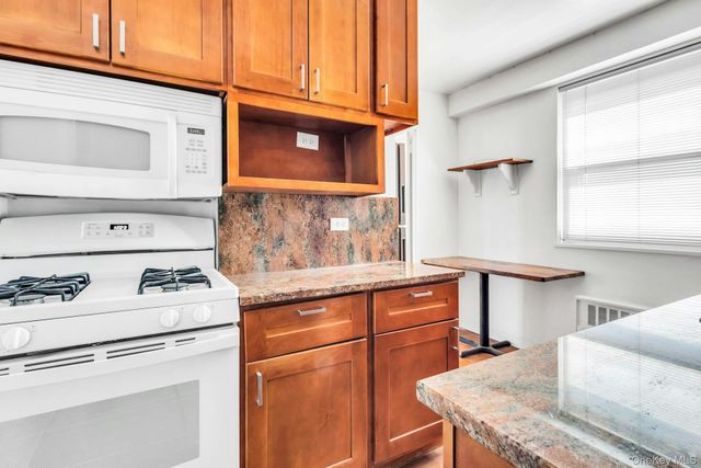 110-11 Queens Boulevard 25K, Forest Hills, NY 11375