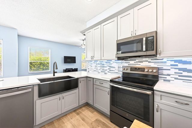 129 BALLYSHANNON DRIVE, Davenport, FL 33897