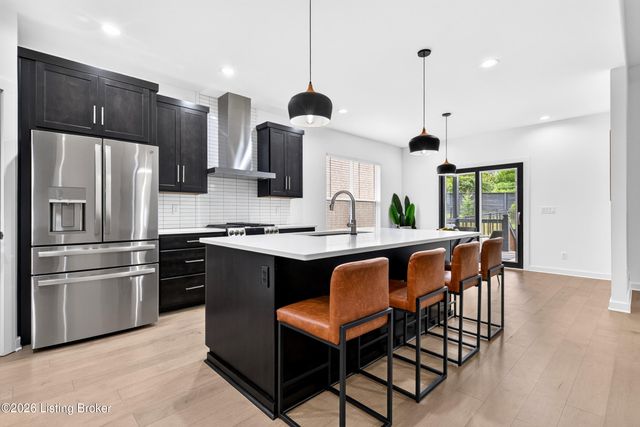 114 Locust Park Pl, Louisville, KY 40245