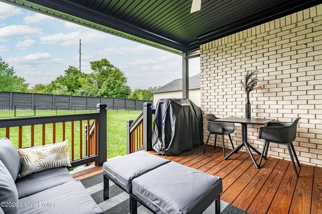 114 Locust Park Pl, Louisville, KY 40245