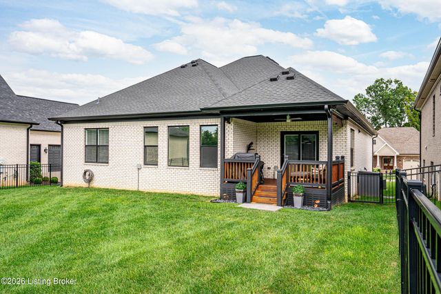 114 Locust Park Pl, Louisville, KY 40245