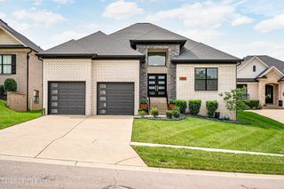 114 Locust Park Pl, Louisville, KY 40245