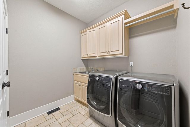 7 N Stagecoach, Wichita, KS 67230