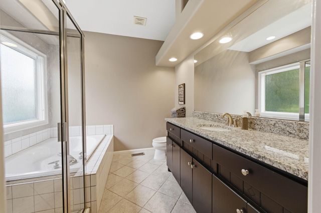 7 N Stagecoach, Wichita, KS 67230