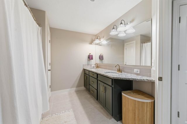 7 N Stagecoach, Wichita, KS 67230