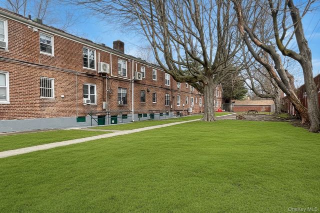 193-02 39 Avenue 1, Flushing, NY 11358