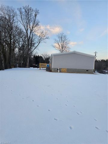 240 Deatherage Road, Mount Airy, NC 27030