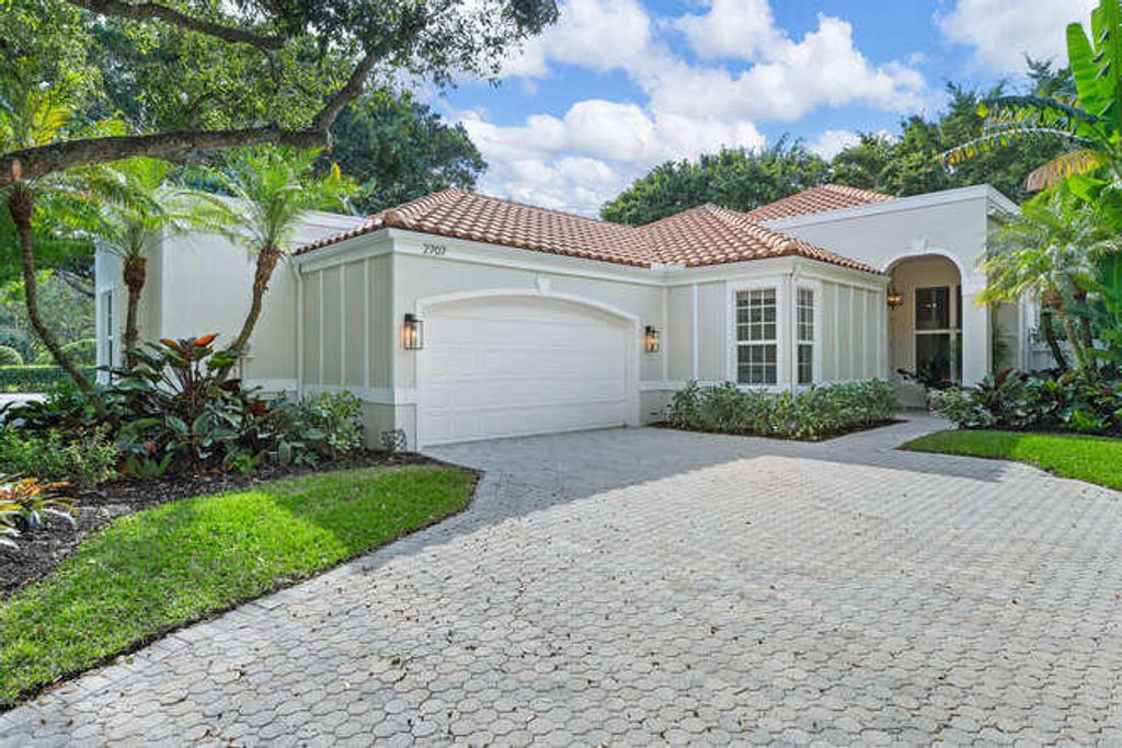 2707 Players Court, Wellington, FL 33414