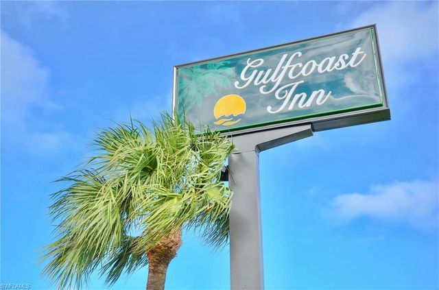 2555 Tamiami TRL N 250, Naples, FL 34103