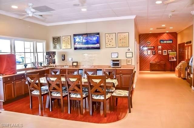 2555 Tamiami TRL N 250, Naples, FL 34103