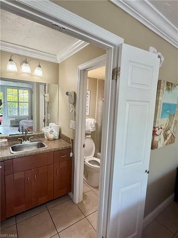 2555 Tamiami TRL N 250, Naples, FL 34103