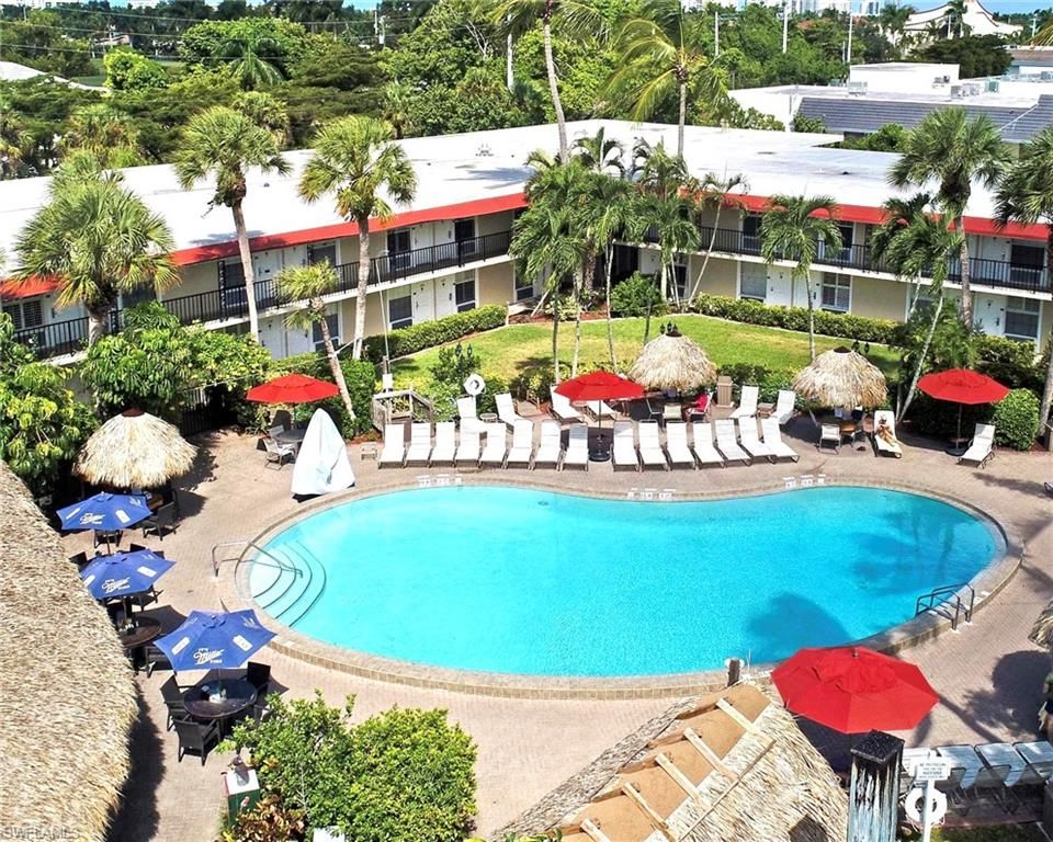 2555 Tamiami TRL N 250, Naples, FL 34103