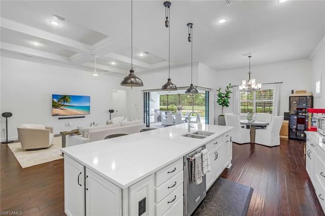 9403 Surfbird CT, Naples, FL 34120