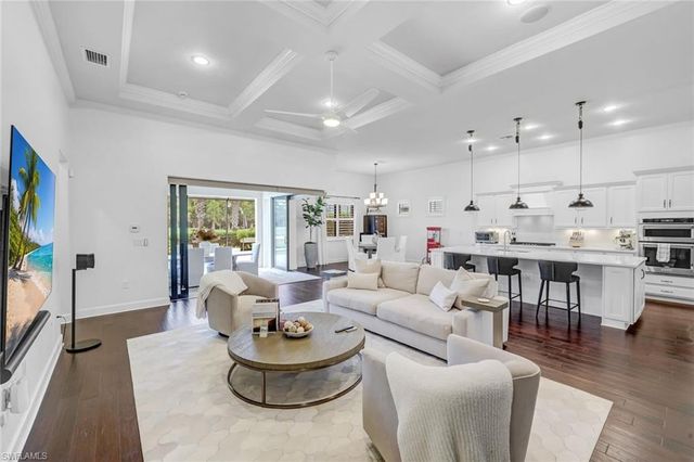 9403 Surfbird CT, Naples, FL 34120