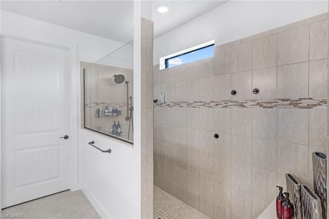 9403 Surfbird CT, Naples, FL 34120