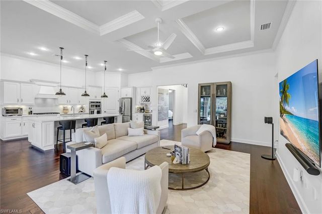 9403 Surfbird CT, Naples, FL 34120