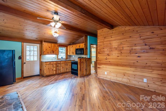 169 Samantha Springs Lane, Elk Park, NC 28622