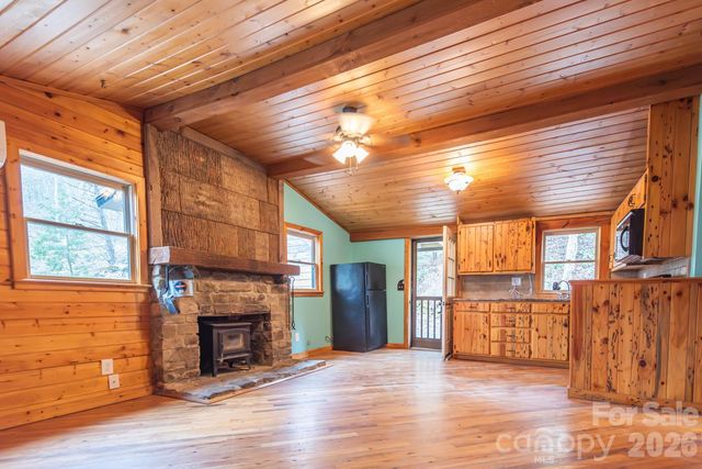 169 Samantha Springs Lane, Elk Park, NC 28622