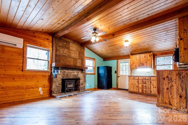 169 Samantha Springs Lane, Elk Park, NC 28622