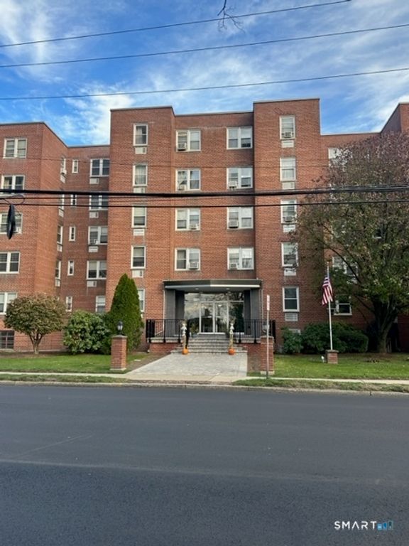 39 Glenbrook Road APT 1H, Stamford, CT 06902