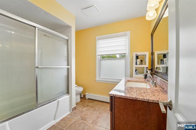 12 Manning Road, Paramus, NJ 07652