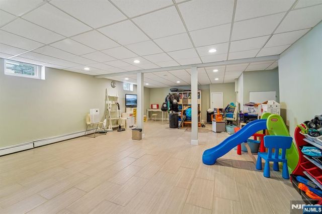 12 Manning Road, Paramus, NJ 07652