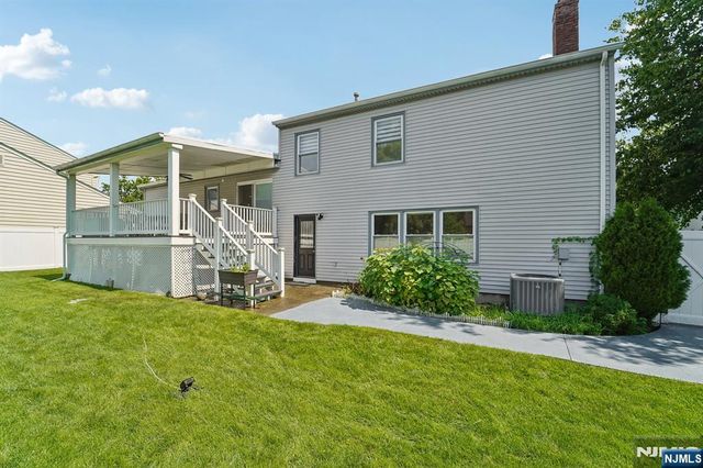 12 Manning Road, Paramus, NJ 07652